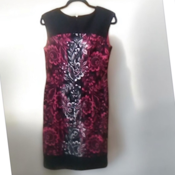 MAGGIE LONDON DESIGNER Sleeveless Black Dress w/ Pink & White Floral Pattern (6) - Picture 3 of 10